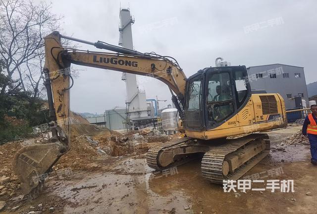 柳工CLG915E挖掘機(jī)