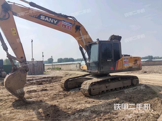 三一重工SY215C挖掘機(jī)