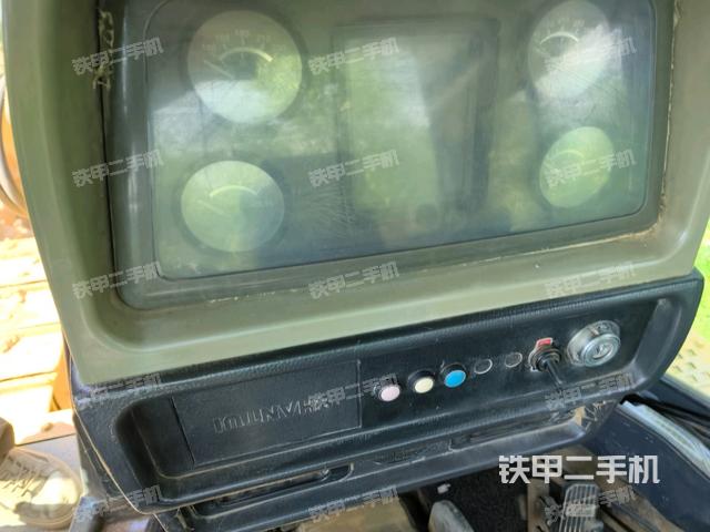 玻璃角標(推土機駕駛室) 玻璃角標(推土機駕駛室)