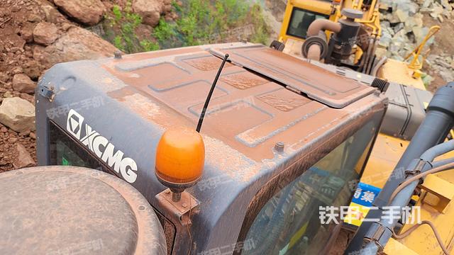 驾驶室顶部（整机外观）