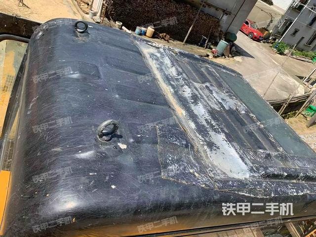 駕駛室頂部(整機外觀) 駕駛室頂部(整機外觀)