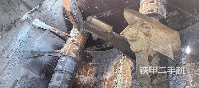 駕駛室操作臺(設備外觀及核心部件) 駕駛室操作臺(設備外觀及核心部件)