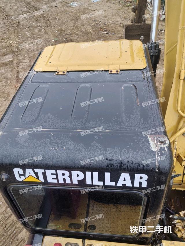 駕駛室頂部(整機外觀) 駕駛室頂部(整機外觀)