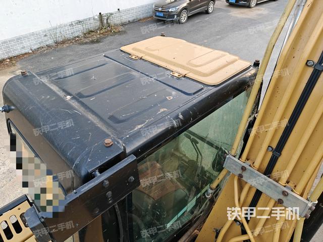 駕駛室頂部俯視（上車部件）