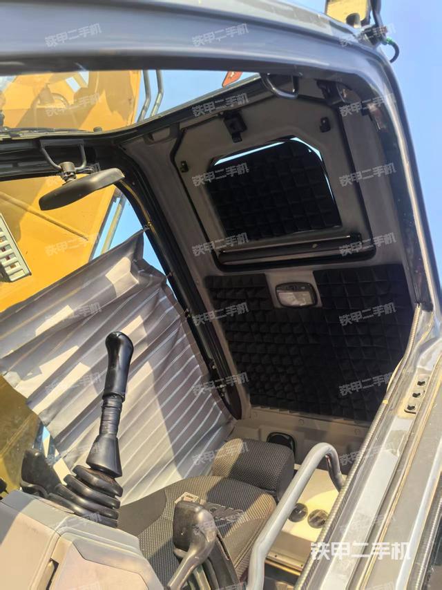 駕駛室整體（整機外觀）