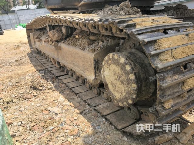 右側(cè)履帶整體(行走機(jī)構(gòu)) 右側(cè)履帶整體(行走機(jī)構(gòu))