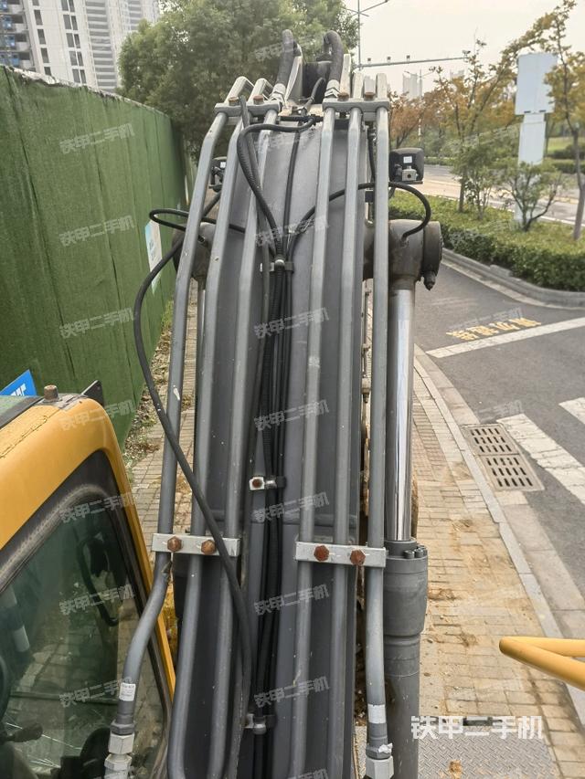 大臂根部 斜视（工作和回转装置）