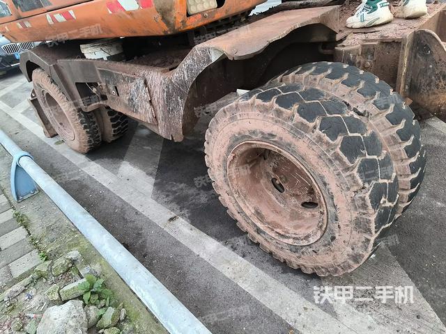 右側履帶整體(行走機構) 右側履帶整體(行走機構)