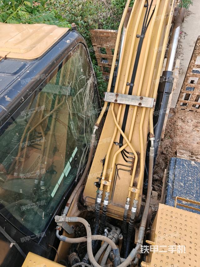 大臂油缸整體?豎拍（工作和回轉(zhuǎn)裝置）