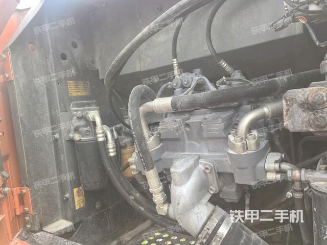 液壓泵斜45?左(大件艙室) 液壓泵斜45?左(大件艙室)
