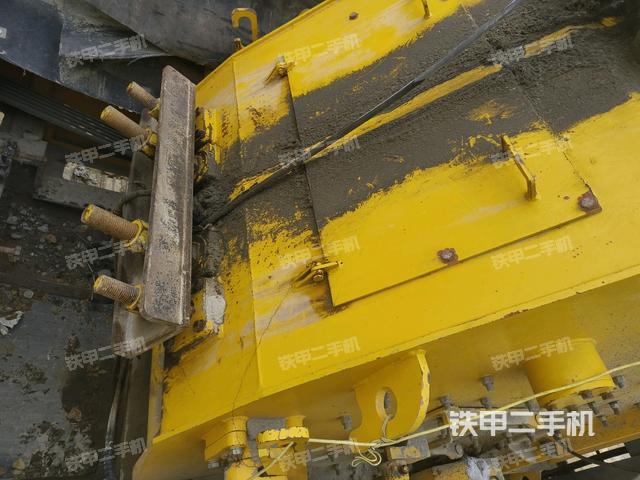 駕駛室正側(駕駛室/操作室) 駕駛室正側(駕駛室/操作室)