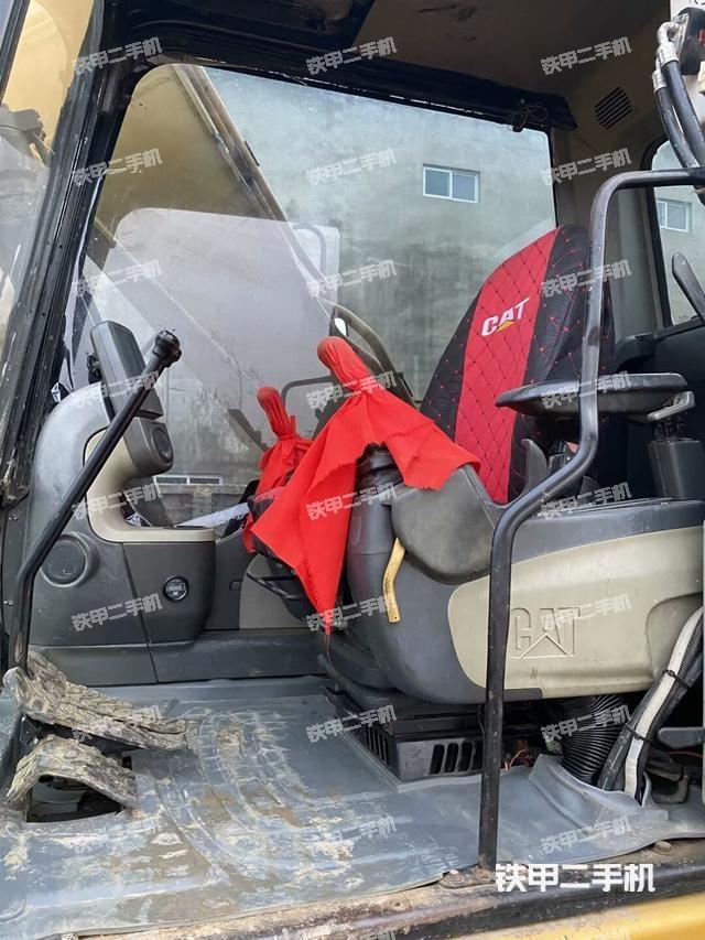 駕駛室整體(整機外觀) 駕駛室整體(整機外觀)