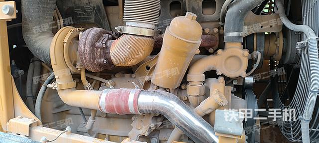 發(fā)動(dòng)機(jī)右側(cè)（整機(jī)外觀及大件）