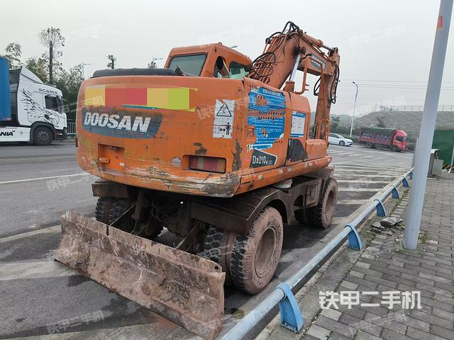 右后45(整機外觀) 右后45(整機外觀)