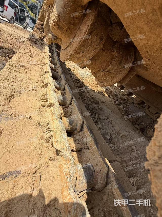 单侧履带整体（整机外观）