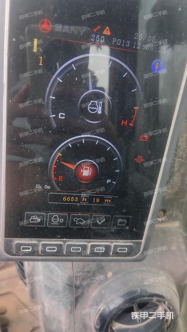 駕駛室整體（整機(jī)外觀）