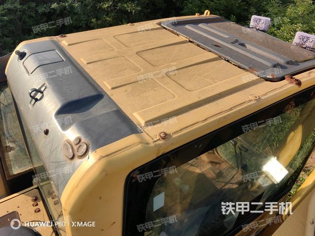 駕駛室頂部(整機外觀) 駕駛室頂部(整機外觀)