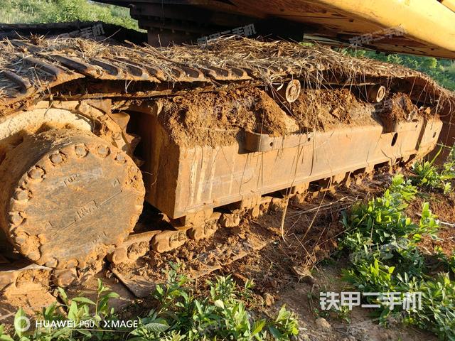 單側(cè)履帶整體(整機外觀) 單側(cè)履帶整體(整機外觀)