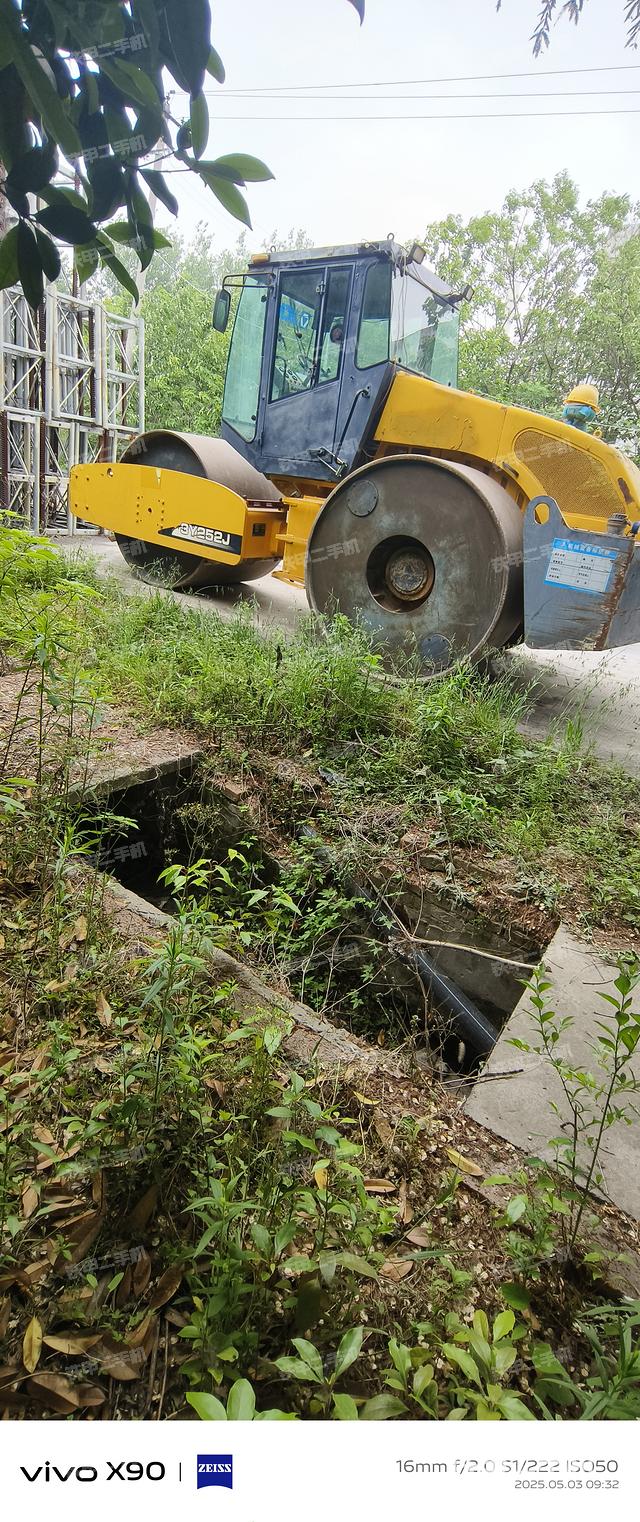 整機(jī)左側(cè)(設(shè)備外觀及核心部件) 整機(jī)左側(cè)(設(shè)備外觀及核心部件)