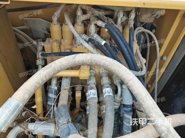 氣門室蓋螺絲特寫（上車部件）