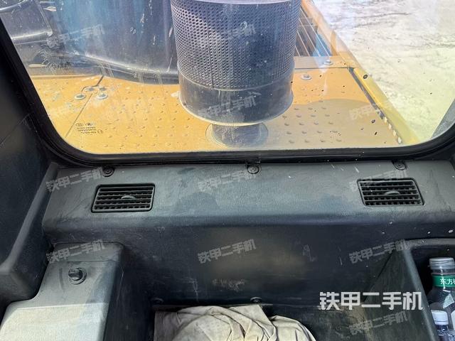 后窗玻璃角標(biāo)(駕駛室部分) 后窗玻璃角標(biāo)(駕駛室部分)