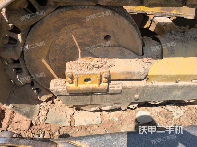 推土鏟左后(推土機(jī)底盤及工作裝置) 推土鏟左后(推土機(jī)底盤及工作裝置)