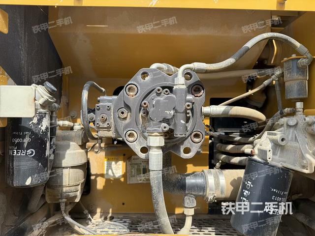液壓泵斜45?左(大件艙室) 液壓泵斜45?左(大件艙室)