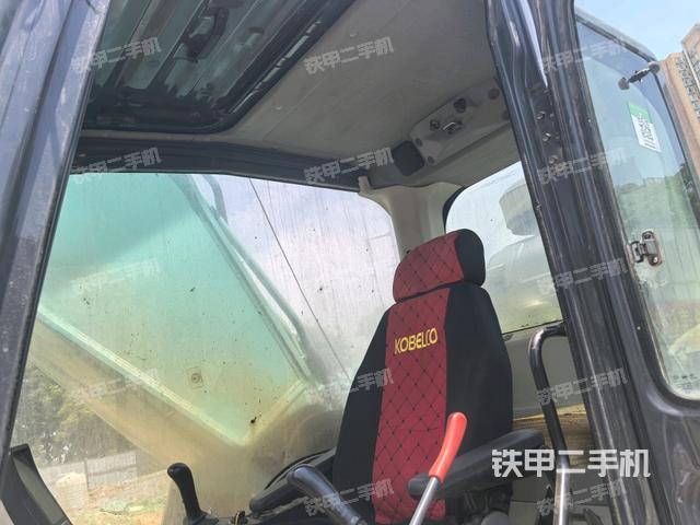 頂棚整體(駕駛室部分) 頂棚整體(駕駛室部分)