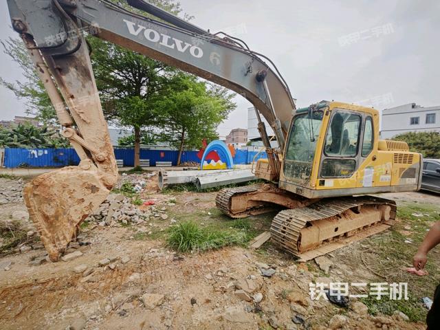 沃爾沃EC200B挖掘機(jī)