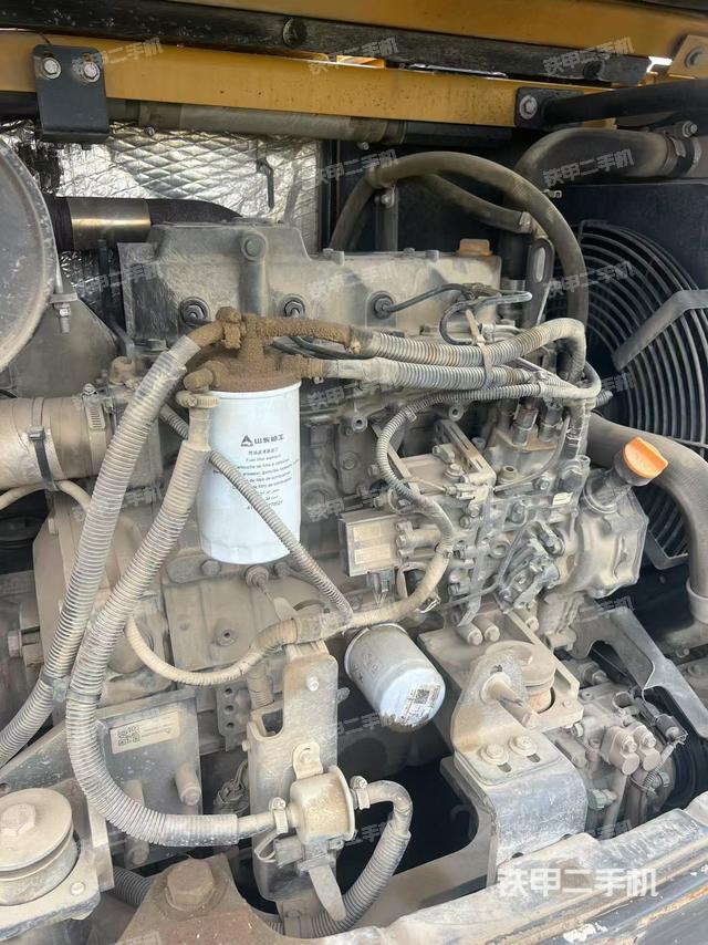 发动机整体俯视(整机外观) 发动机整体俯视(整机外观)