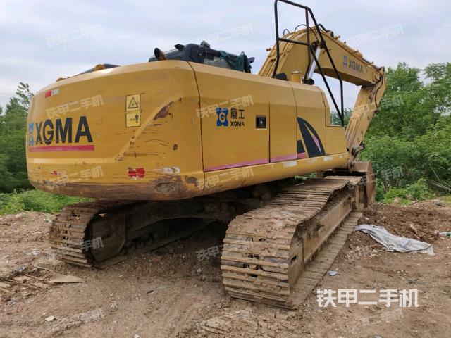 厦工XG822FL挖掘机的设备实拍-第2张实拍照片