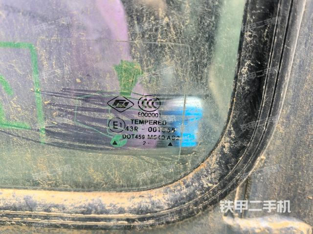 后窗玻璃角標（駕駛室部分）