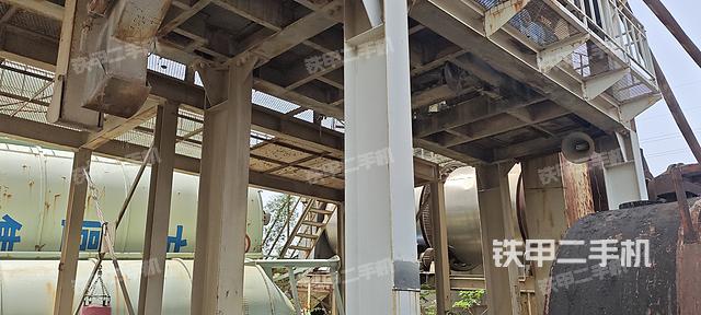 整機(jī)右側(cè)(設(shè)備外觀(guān)及核心部件) 整機(jī)右側(cè)(設(shè)備外觀(guān)及核心部件)
