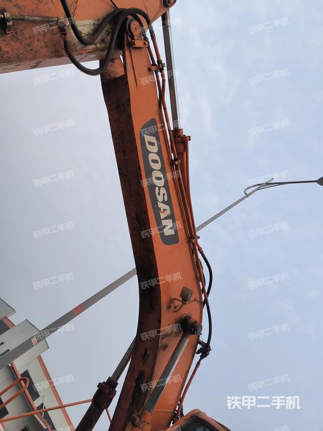 大臂整體?右側(工作和回轉裝置) 大臂整體?右側(工作和回轉裝置)