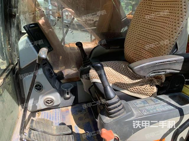 駕駛室整體(整機外觀) 駕駛室整體(整機外觀)