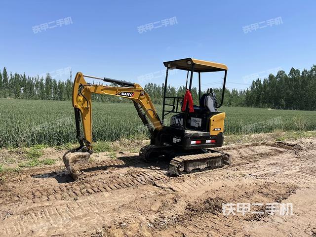 驾驶室整体(整机外观) 驾驶室整体(整机外观)