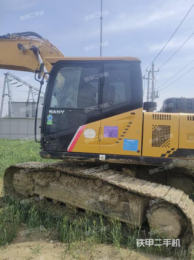 駕駛室整體（整機外觀）