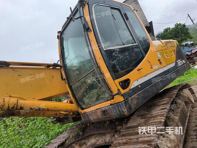 現(xiàn)代R215-9C挖掘機(jī)