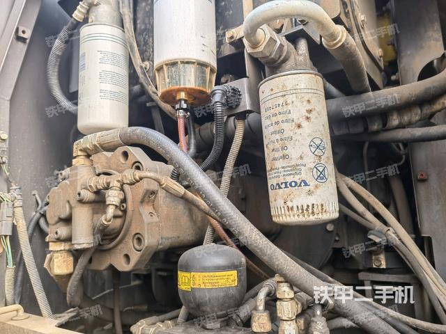 液压泵斜45 左（大件舱室）