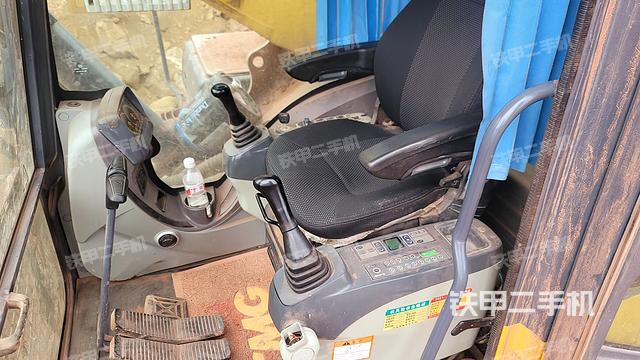 驾驶室整体（整机外观）