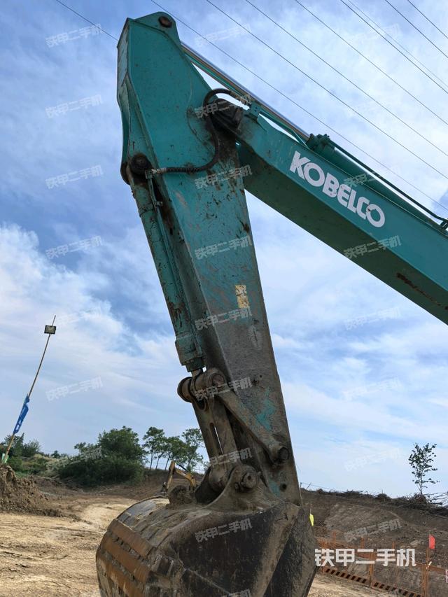 小臂整體左后（工作和回轉裝置）