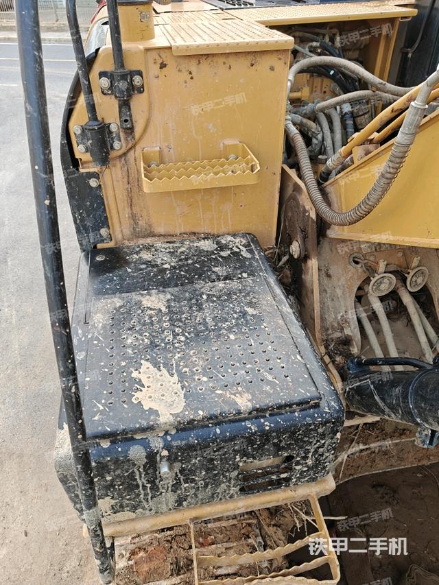 大臂根部?斜視（工作和回轉(zhuǎn)裝置）