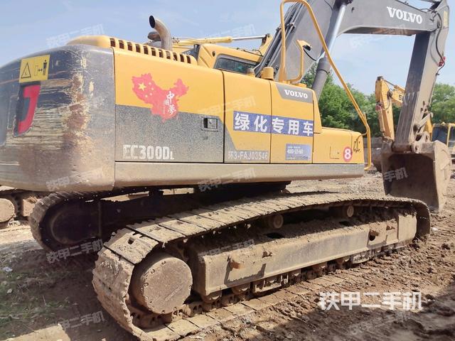整機(jī)右后45°(整機(jī)外觀) 整機(jī)右后45°(整機(jī)外觀)