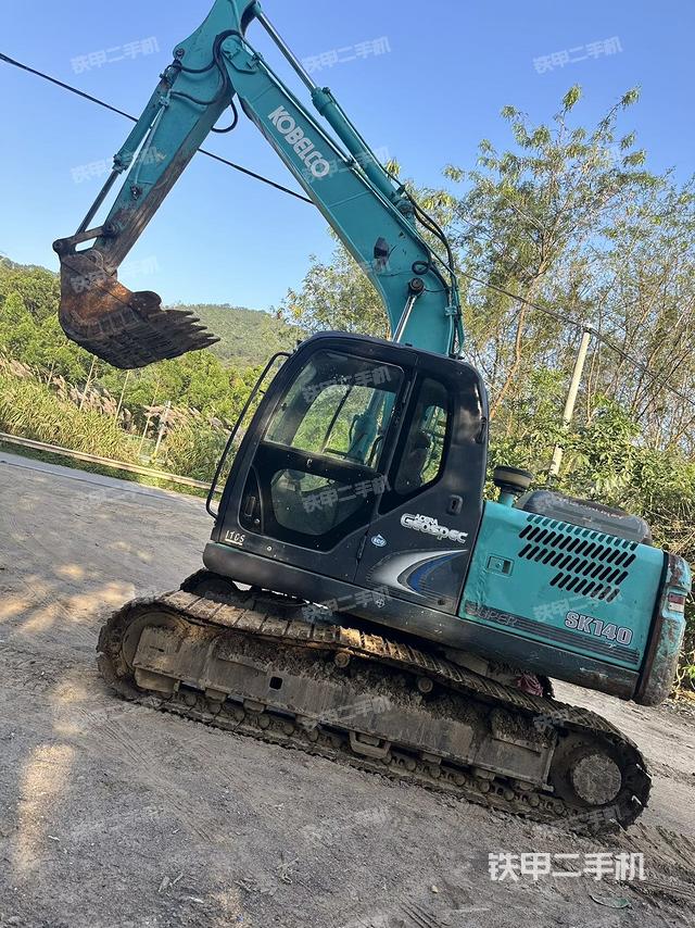 神鋼SK140LC-8挖掘機(jī)