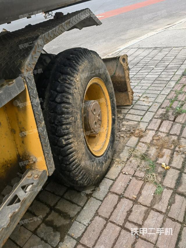 左驱动轮（行走机构）