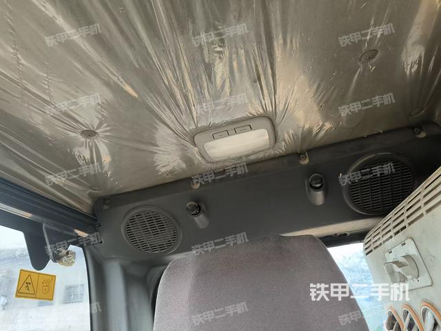 座椅后部(駕駛室部分) 座椅后部(駕駛室部分)