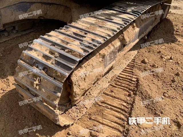 單側(cè)履帶整體（整機(jī)外觀）