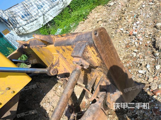 駕駛室左側(cè)全景照(推土機(jī)駕駛室) 駕駛室左側(cè)全景照(推土機(jī)駕駛室)