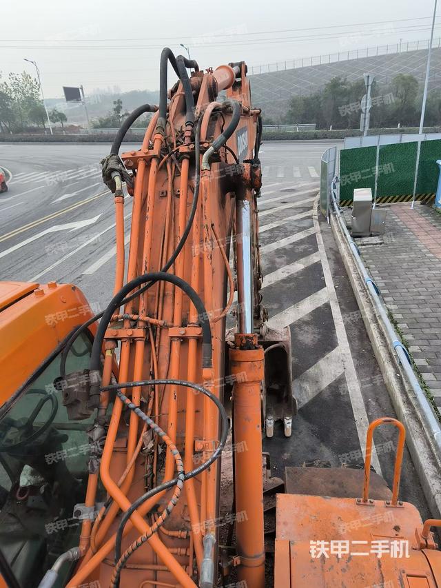 大臂背部俯視(工作和回轉裝置) 大臂背部俯視(工作和回轉裝置)