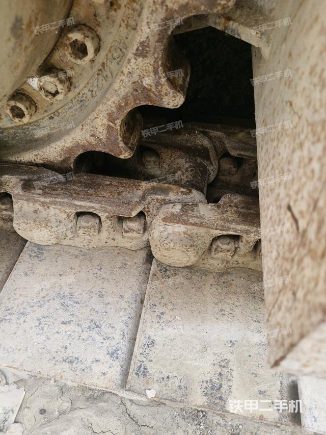 左引導輪 /左前輪(行走機構) 左引導輪 /左前輪(行走機構)